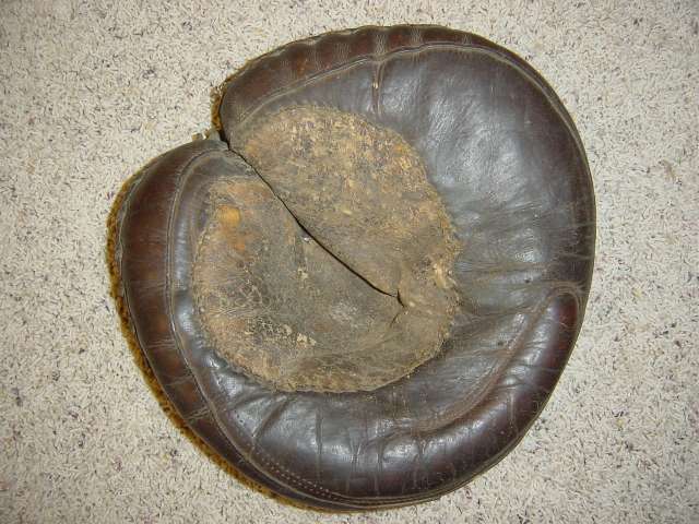 Early 1900's Spalding Crescent Catchers Decker Patent Sewn Pocket Front